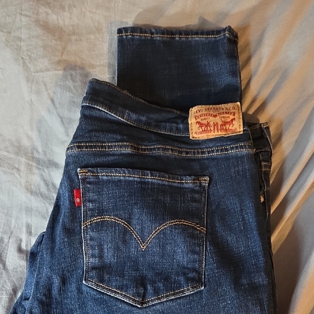 Levi's Women's Classic Indigo Straight Leg Jeans